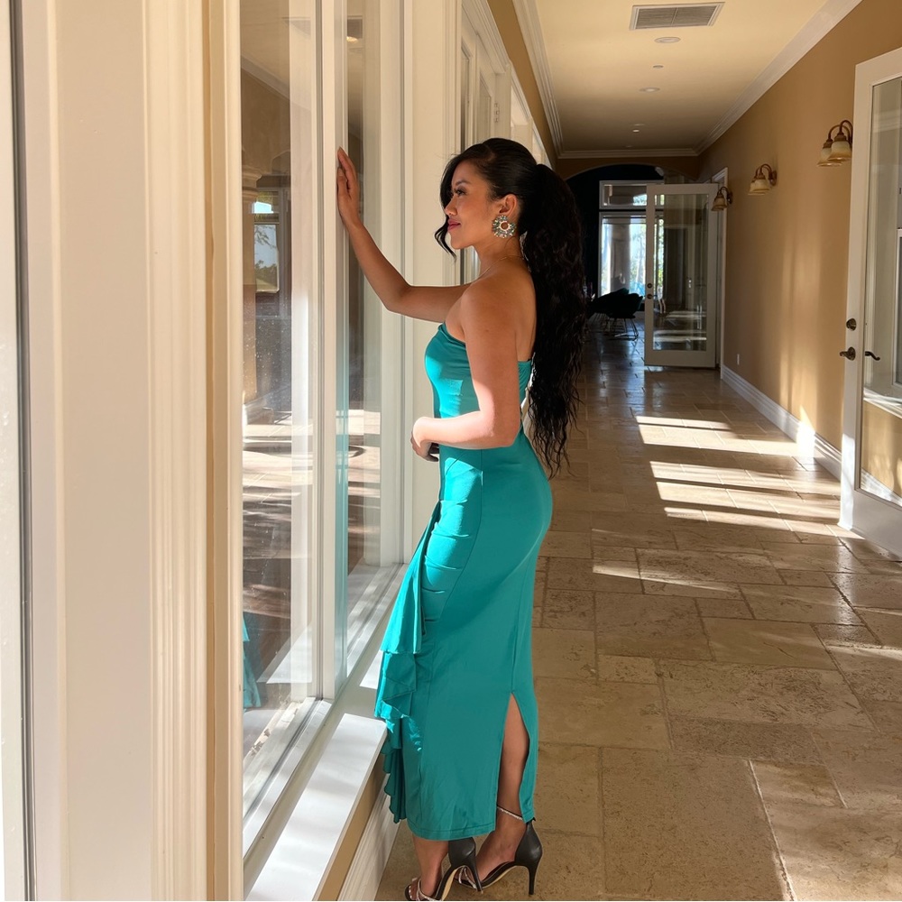 Ruffle trim tube bodycon dress